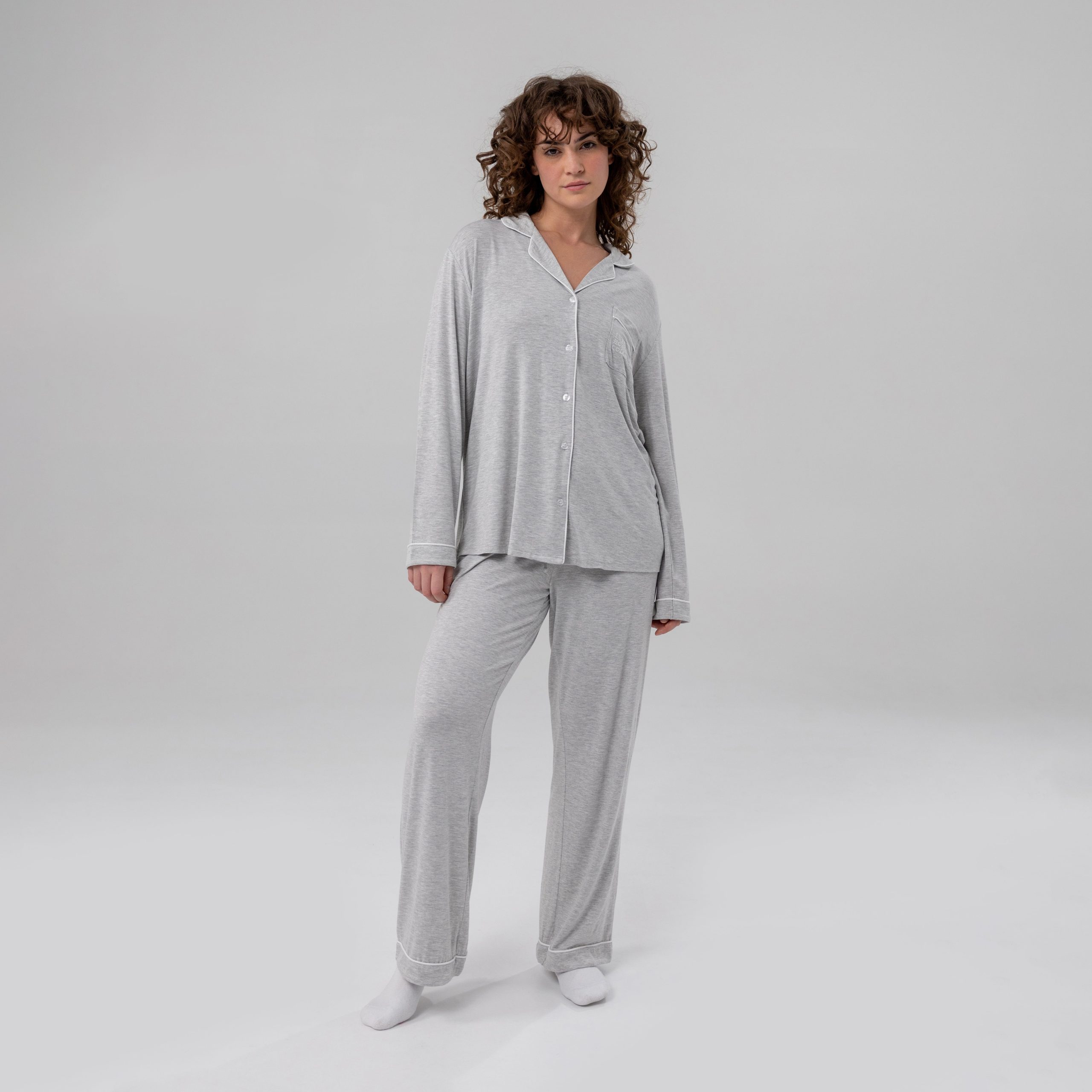 bamboe-pyjama-dames-280ubj-1.jpg Luxe bamboe lange pyjamaset voor dames - Afbeelding 1