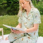 Peter Rabbit Hill Top bamboe pyjama voor dames – Zipster