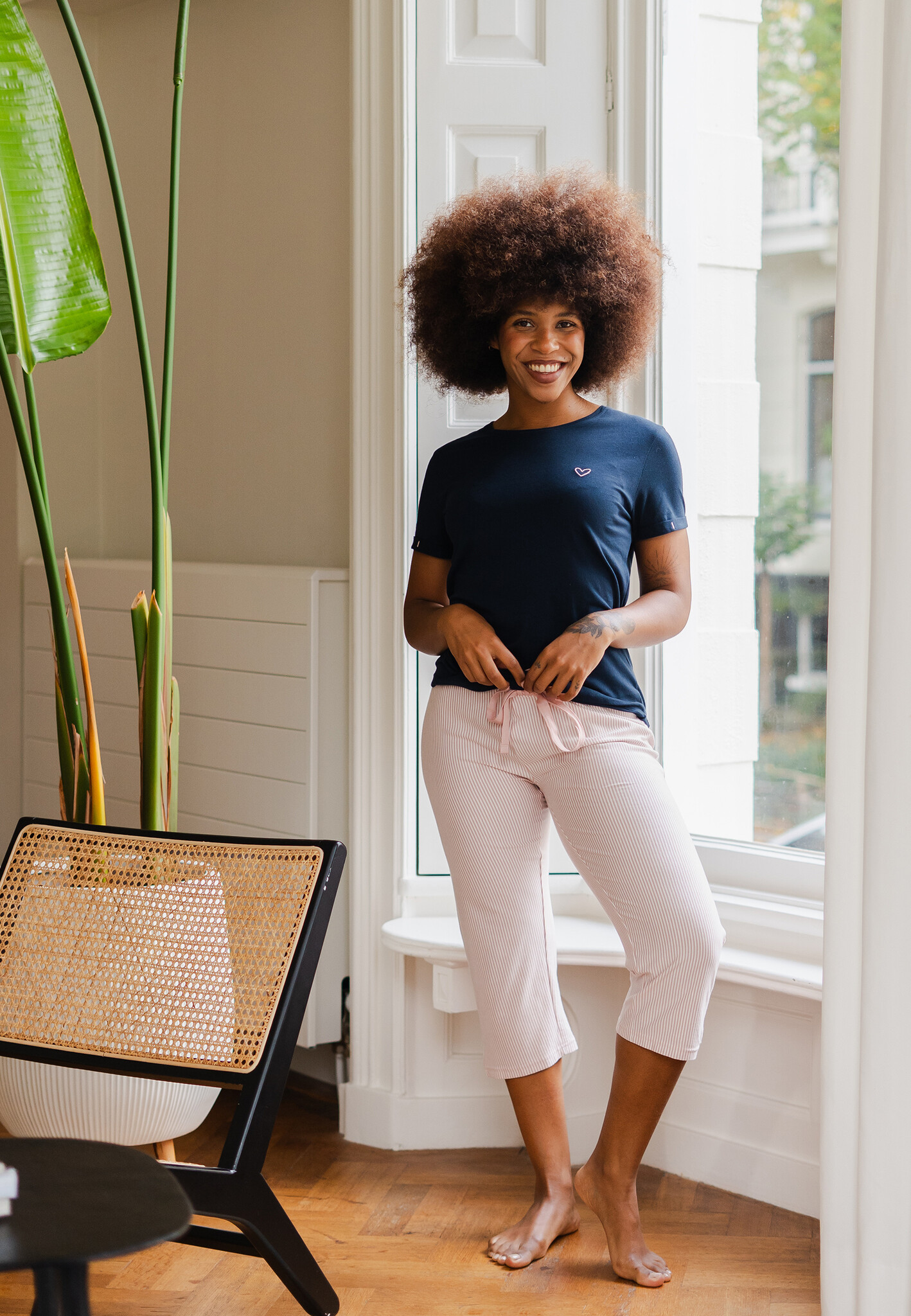 capri-pyjama-dames-172jqw-1.jpg By Louise By Louise Essential Dames Capri Pyjama Driekwart Gestreept Blauw - Afbeelding 1