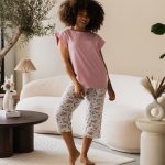 By Louise By Louise Dames Capri Pyjama Set Roze Driekwart