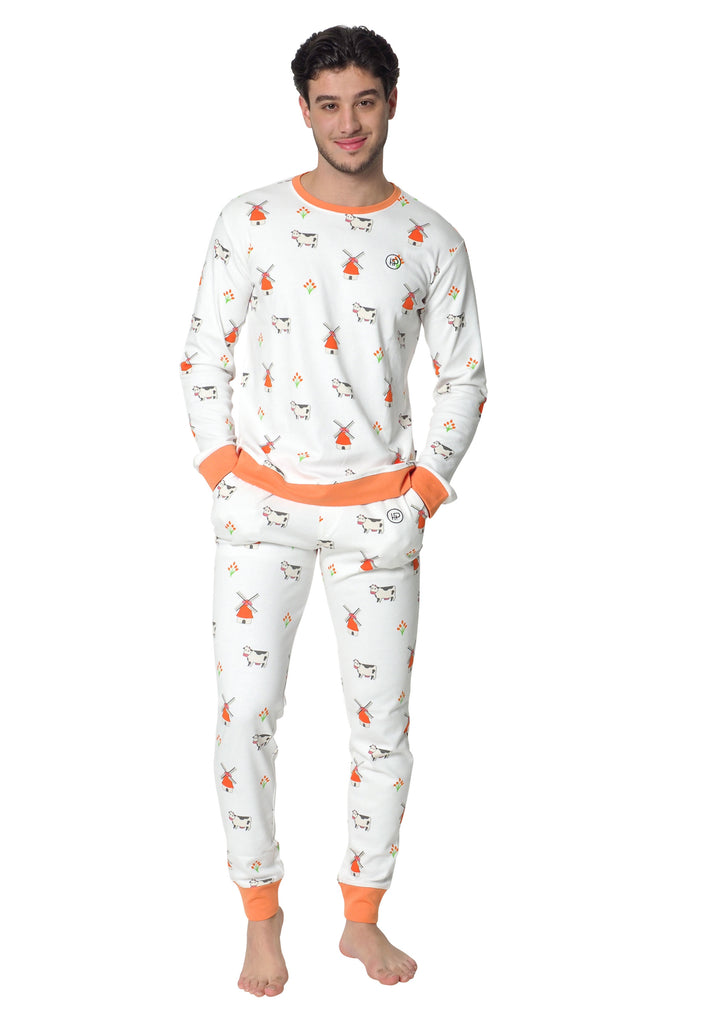 grappige-pyjama-heren-109tva-1.jpg Grappige heren pyjama met leuke illustraties en kleuren - Afbeelding 1