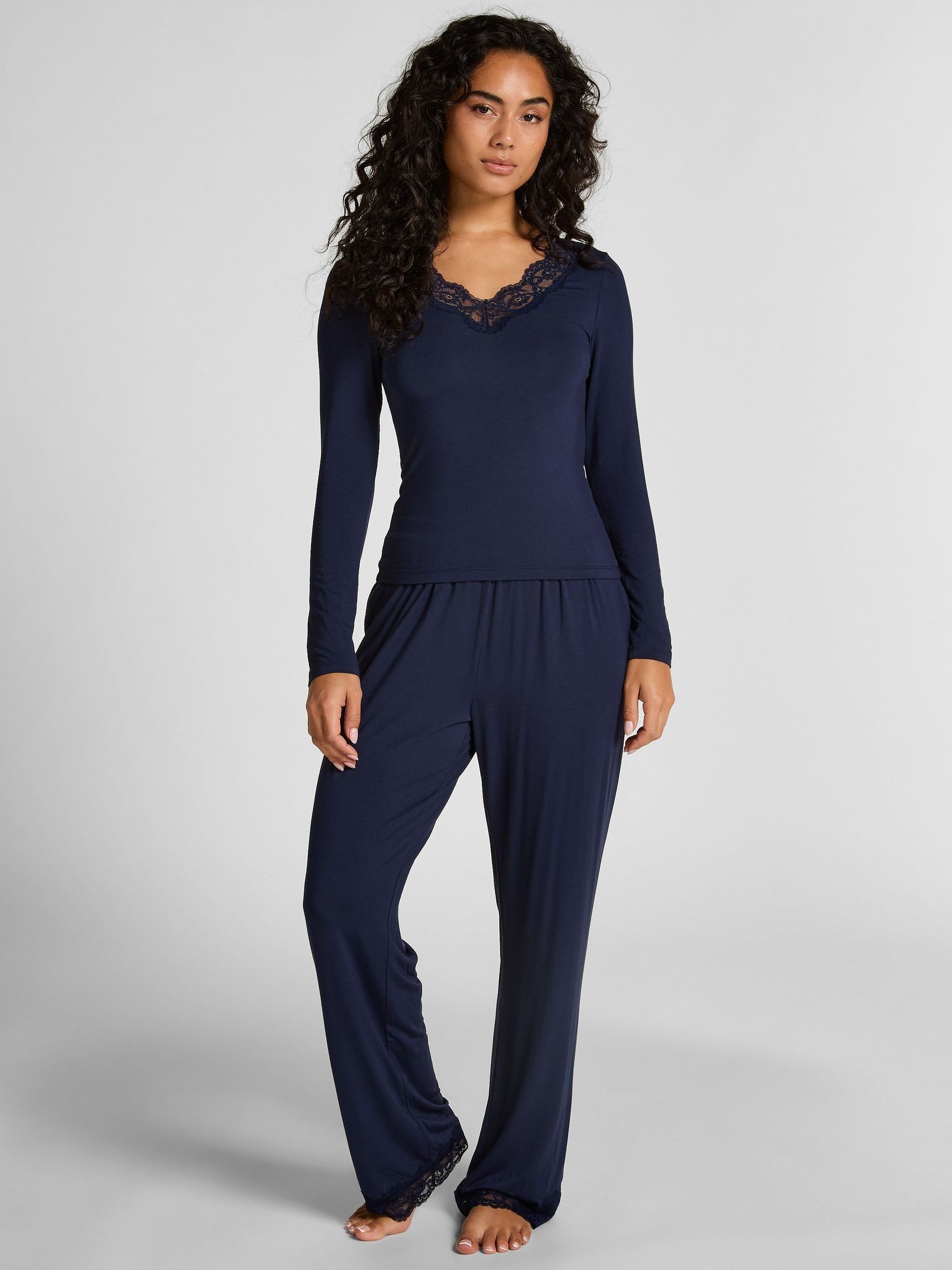 hunkemoller-pyjama-dames-100mod.jpg Kopen Hunkemoller Lace Trim Pyjama Set van Next Nederland - Afbeelding 1
