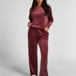 Kopen Rood Hunkemoller Velvet Pyjamas Set van Next Nederland