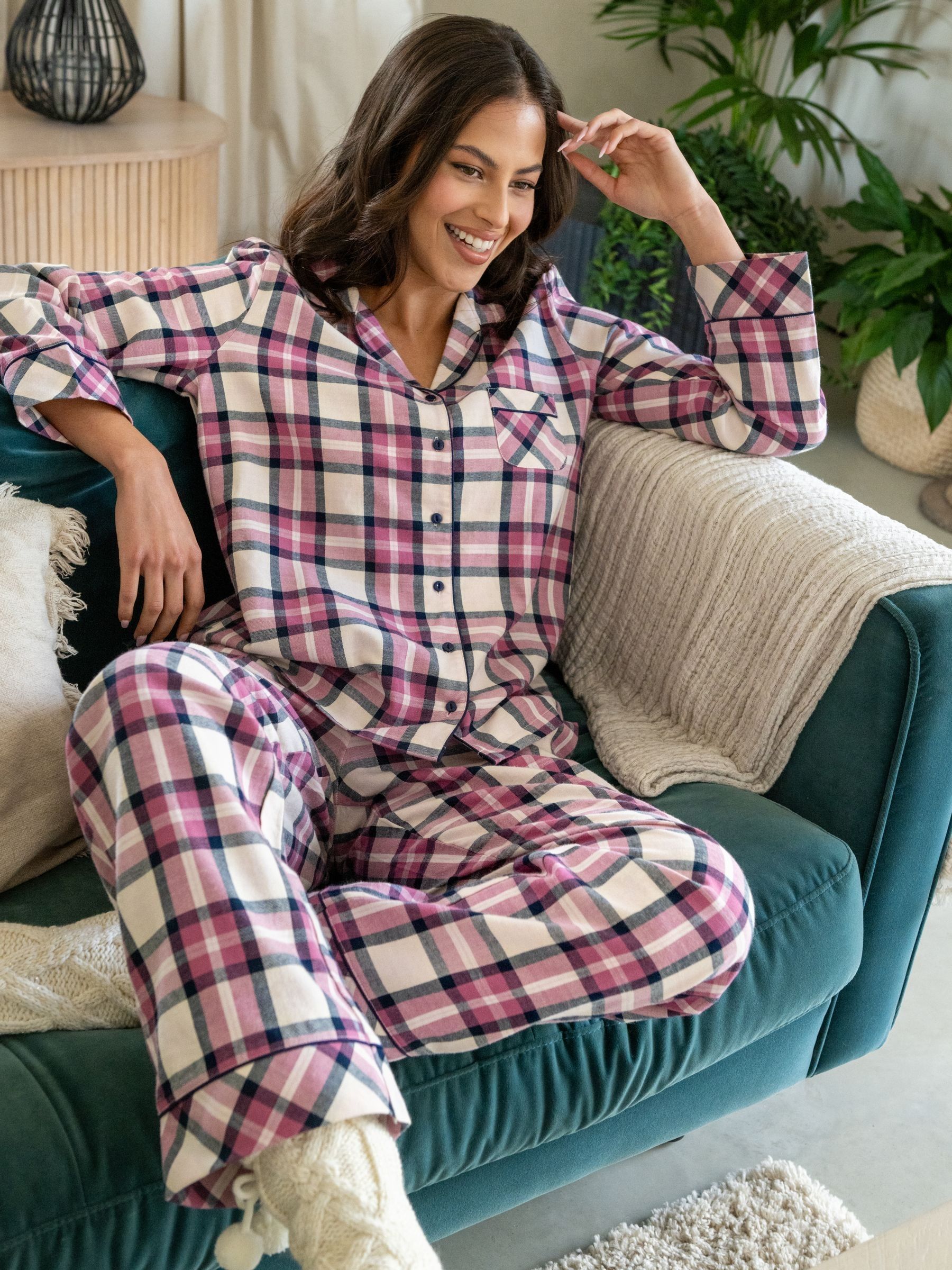 katoenen-pyjama-652acd-1.jpg Kopen Roze Pour Moi geschenkset van behaaglijke geborsteld katoenen pyjama met ruit van Next Nederland - Afbeelding 1