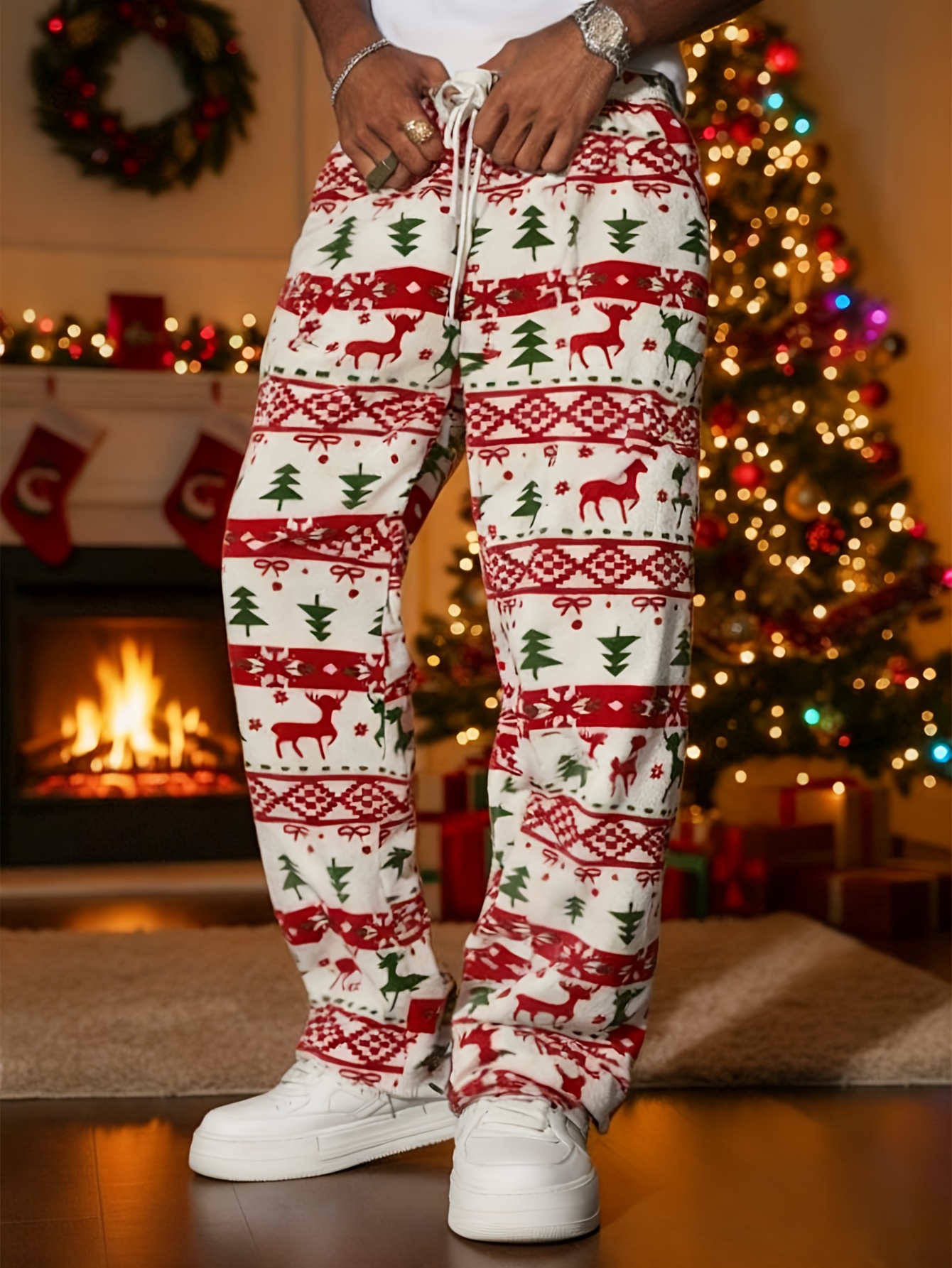 kerst-pyjamabroek-042tda-1.jpg Heren Lange Kerstthema Broek, Kerst Pyjama Broek, Feestelijke Lange Broek, Pluizige Lounge Broek met Trekkoord, Losse Pasvorm Huis en Slaapkleding, Herfst/Winter Pluche Broek met Rendieren, ... - Afbeelding 1