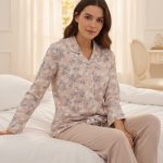 Tenderness Dames Pyjama Lange Mouwen Katoen Doorknoop Beige Maat S