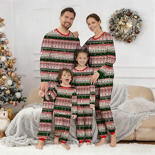 pyjama-kerst-967mpc-1.jpg Familie look Kerstmis Kerst Familie Pyjama Pyjama Familie sets Grafisch Sneeuwvlok Huis Afdrukken Donkergroen Groen Lange mouw Dagelijks Bijpassende outfits 2026 GBP £17 - Afbeelding 1