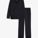 Pyjama van zacht katoen met kant (2 dlg. set) zwart • Prijs € 23,99 • bonprix online shop