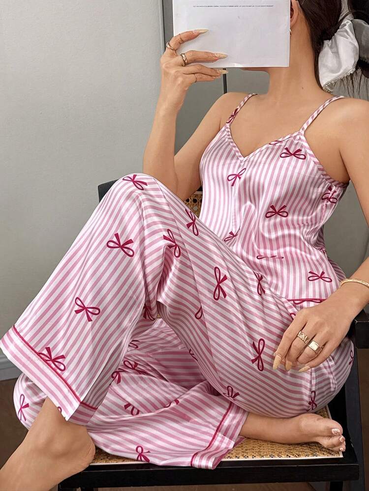 satijnen-dames-pyjama-227whw-1.jpg Dream Adore Dames roze satijnen gestreepte strikprint mouwloze spaghettibandjes lange pyjama babydoll lingerie pyjama dames zomer sets | SHEIN Nederland - Afbeelding 1