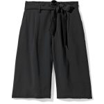 HEMA heeft de ideale zwarte shorts voor naar kantoor