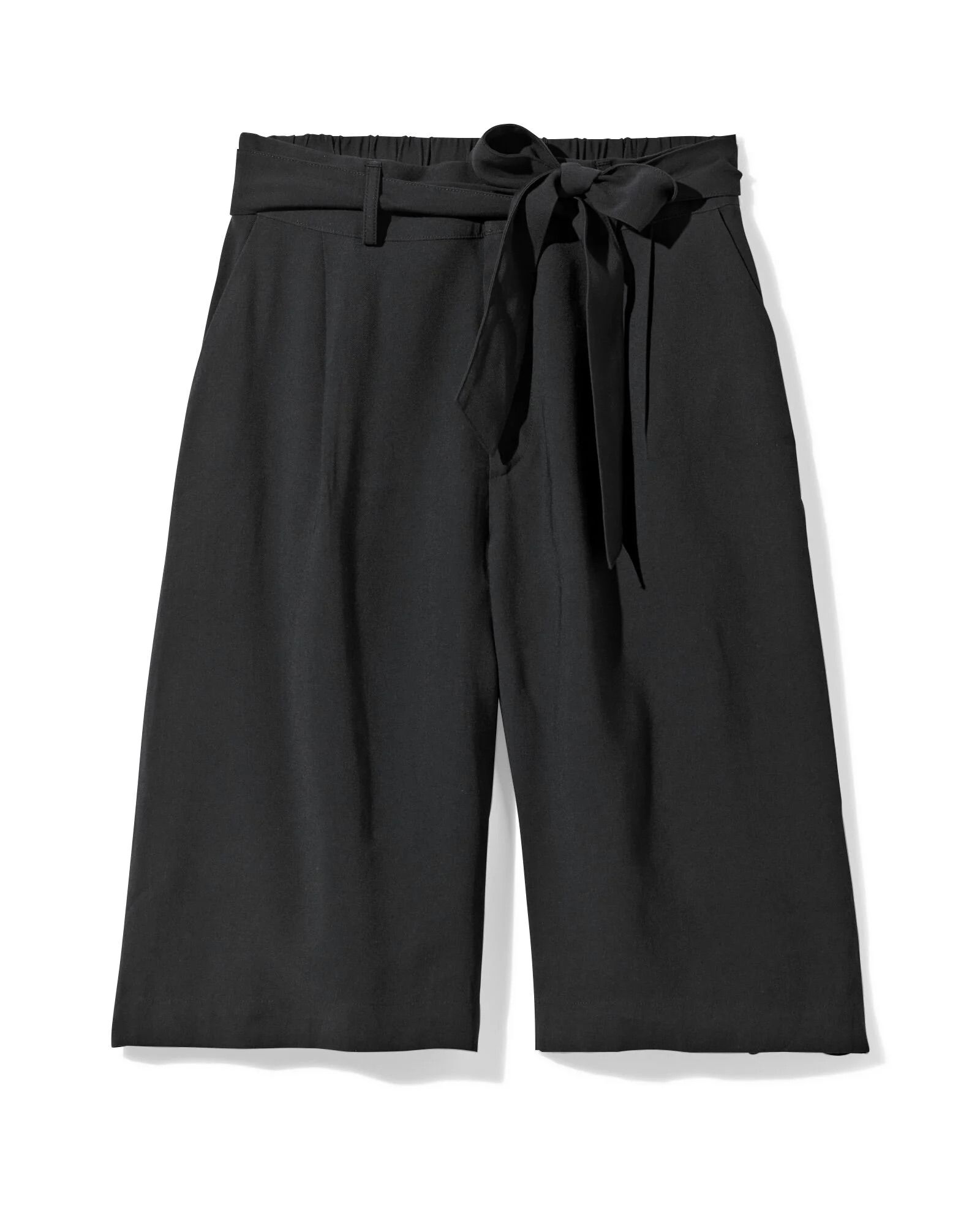 shortama-dames-hema-785vth-1.jpg HEMA heeft de ideale zwarte shorts voor naar kantoor - Afbeelding 1