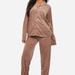 Chocolate Tall Loungewear Velours Pyjama Set met Langmouwig Overhemd & Broek | Boohoo NL