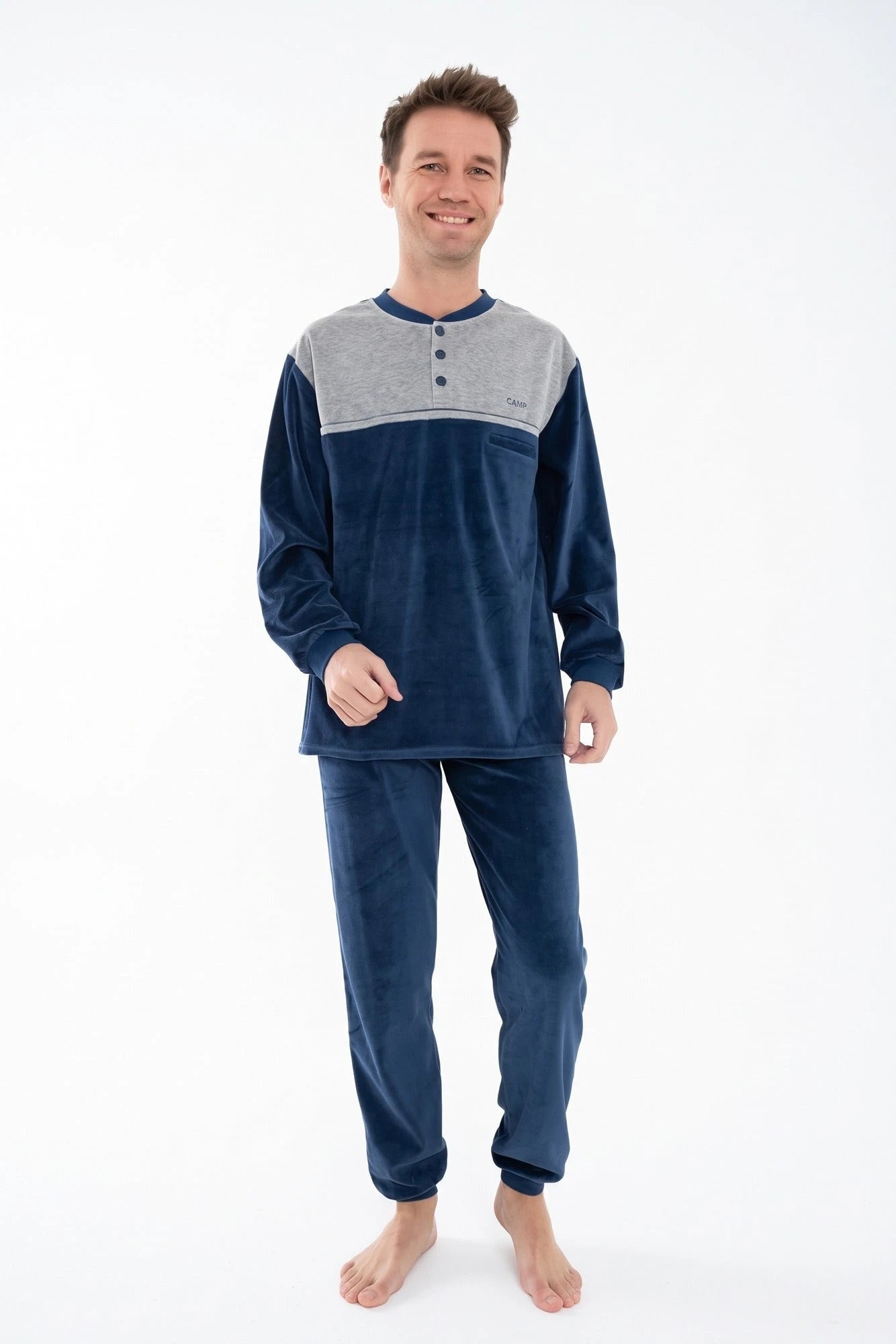 velours-pyjama-heren-672zui-1.jpg Outfitter velours heren pyjama Camp – Sliponline - Afbeelding 1