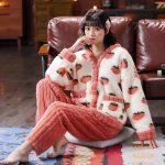 Flanel Fluwelen Pyjama Dames Herfst en Winter Koreaanse Kawaii Zoete Dikker Warme Zachte V hals Trui Lange Mouw Tweedelige Thuiskleding