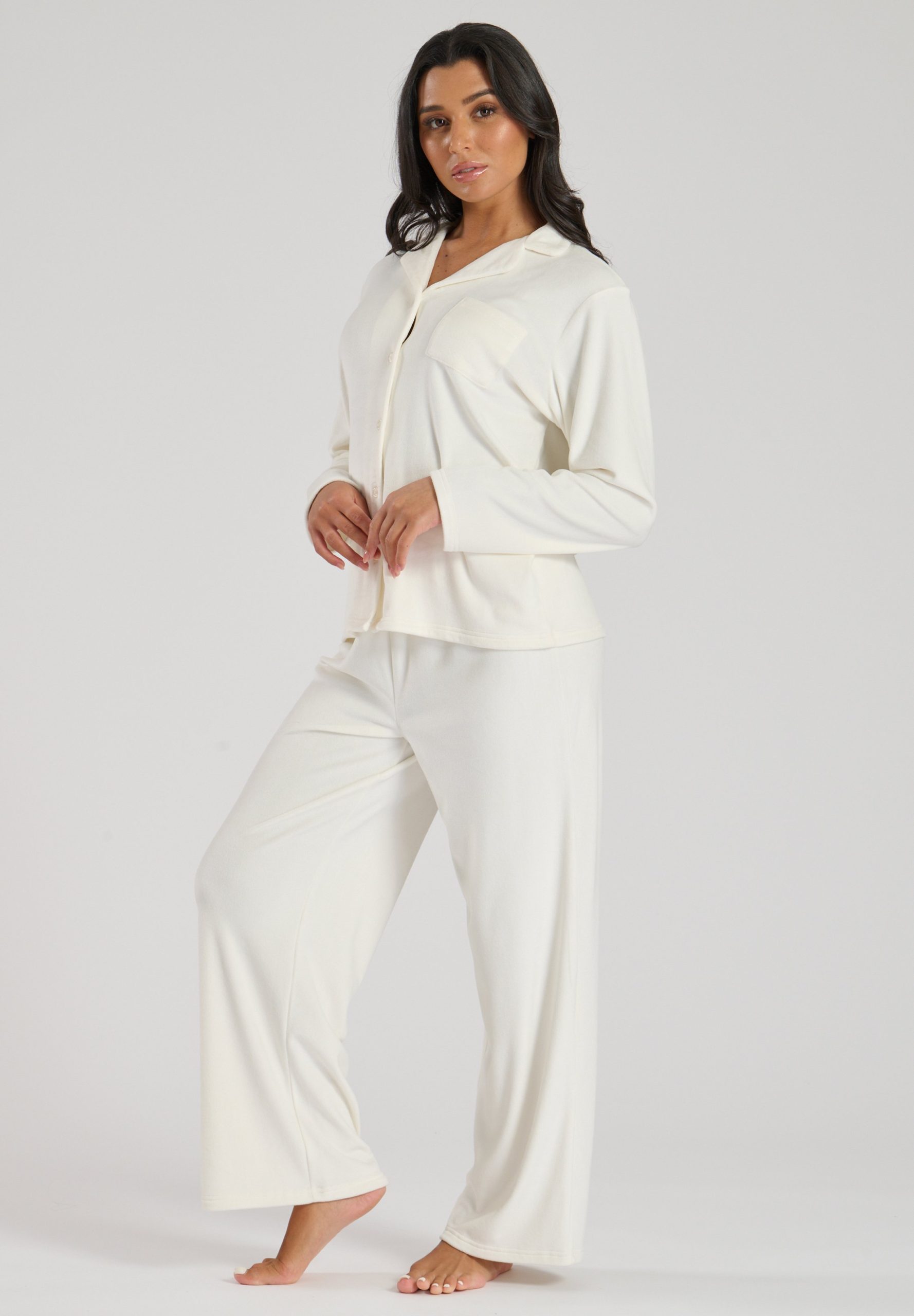 zalando-pyjama-dames-563xiy-1.jpg Loungeable SOFT VELOUR LONG SLEEVE BUTTONED PYJAMAS Pyjama cream/crème Zalando.nl - Afbeelding 1