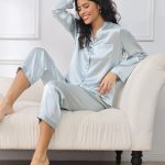 Zuivere Zijde Button Up Dames Pyjama Set Lichtblauw / XS